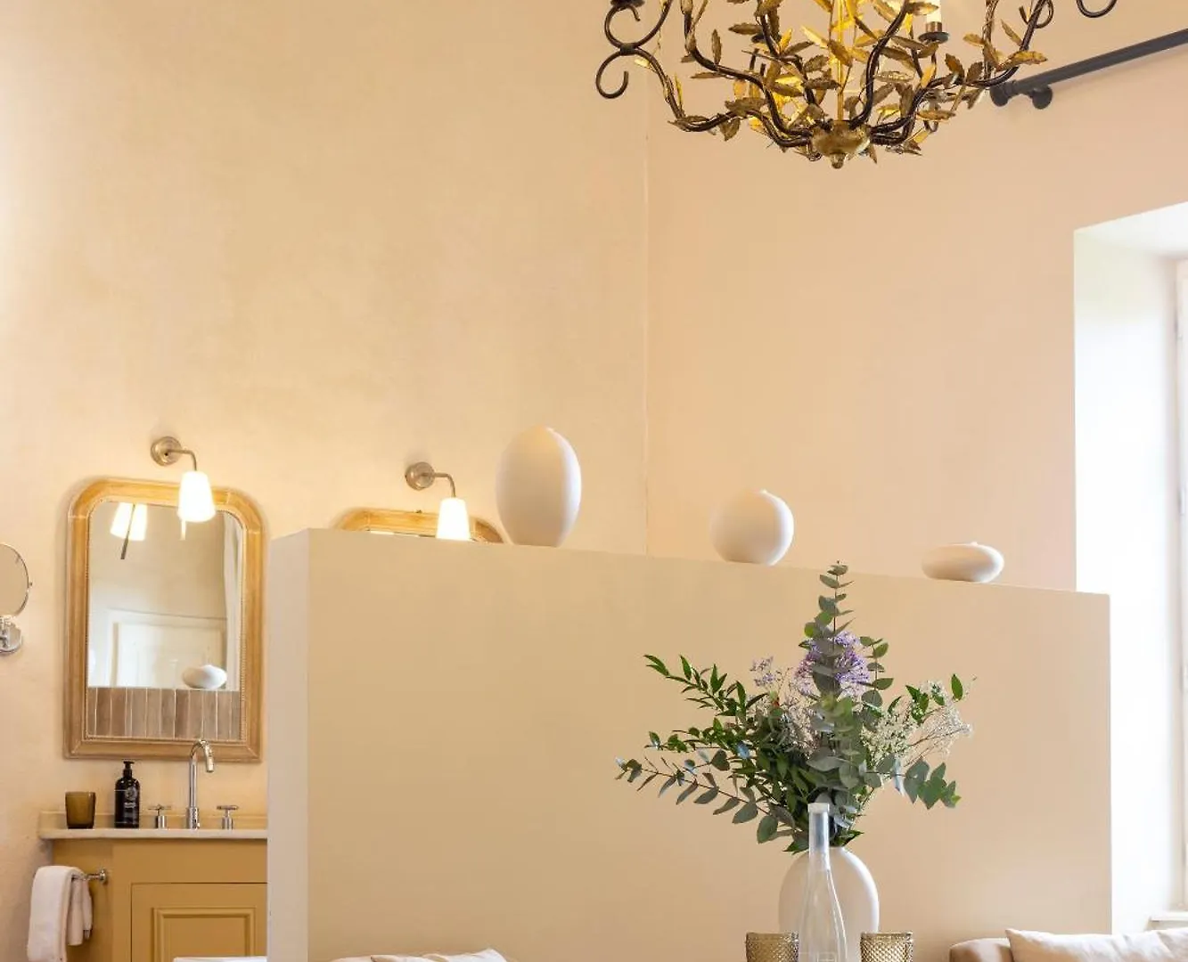 Chateau Les Oliviers De Salettes Charols فندق